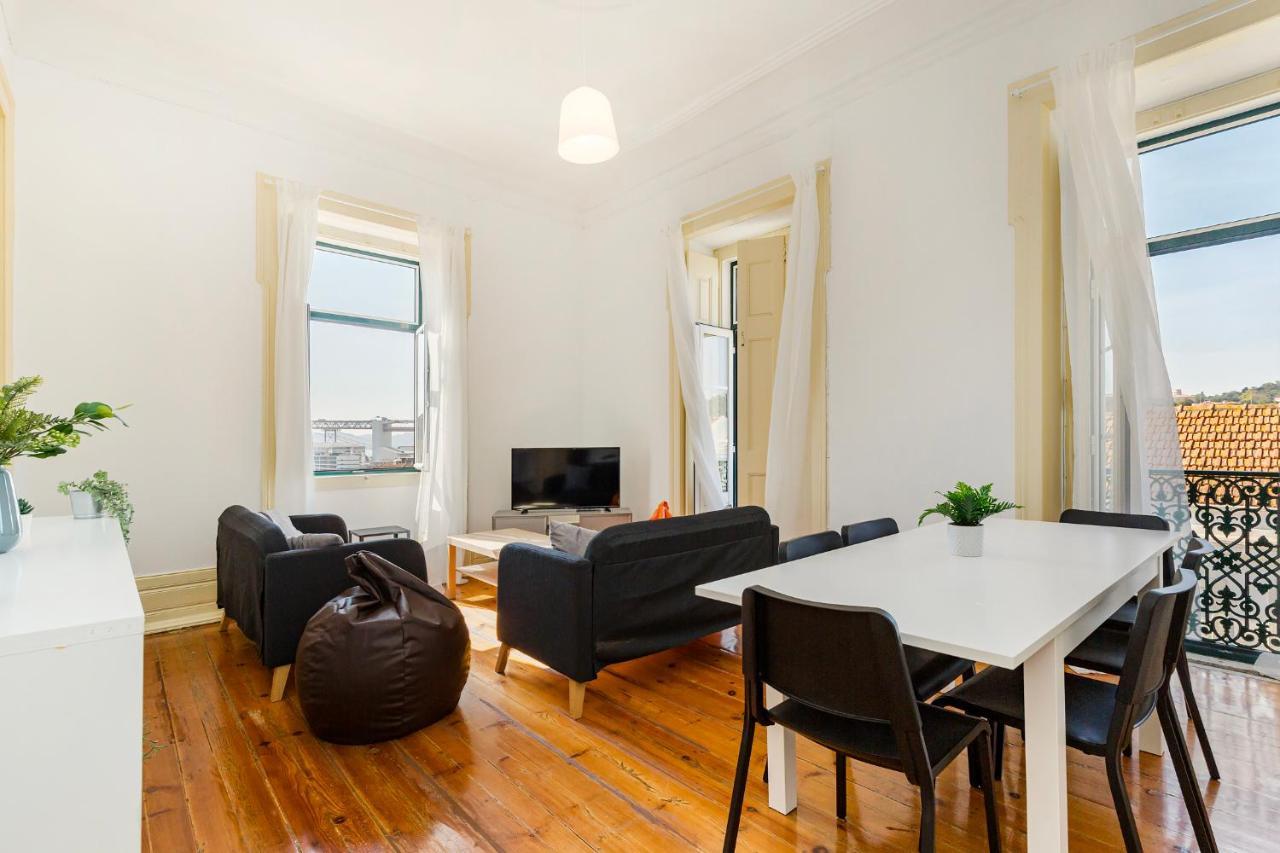 Lejlighed 4br - Excellent Location - New Mattresses!